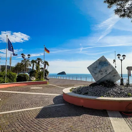 Beaches 400m - Free Garage - Terrace - Smart Tv *