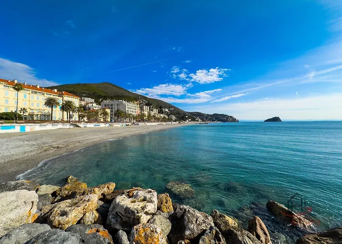 Beaches 400m - Free Garage - Terrace - Smart Tv Apartamento Spotorno